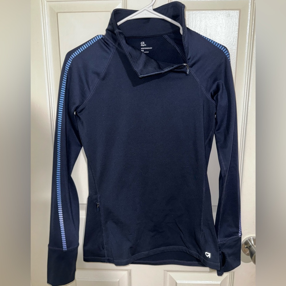 Athletic long sleeve with thumb holes